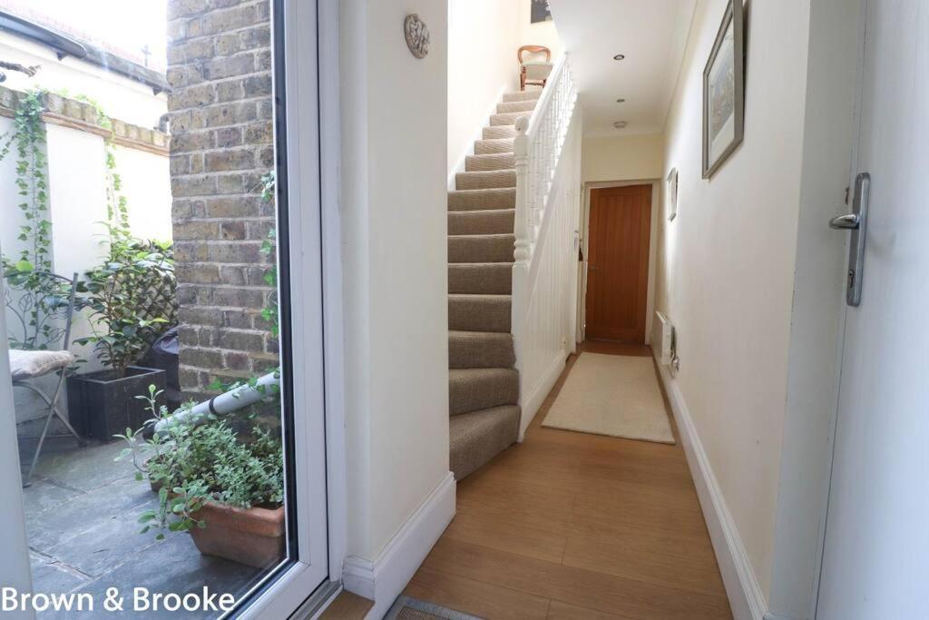 Stylish & Spacious 3 Bed Victorian House Sleeps Up To 7 - Near O2, Museums, Excel, Mazehill Station 12 Mins Direct Into London Bridge Экстерьер фото